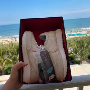 Nike tailwind stranger things